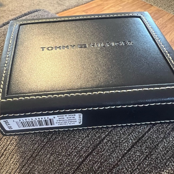 Tommy Hilfiger Double Billfold Black leather wallet - Picture 2 of 7